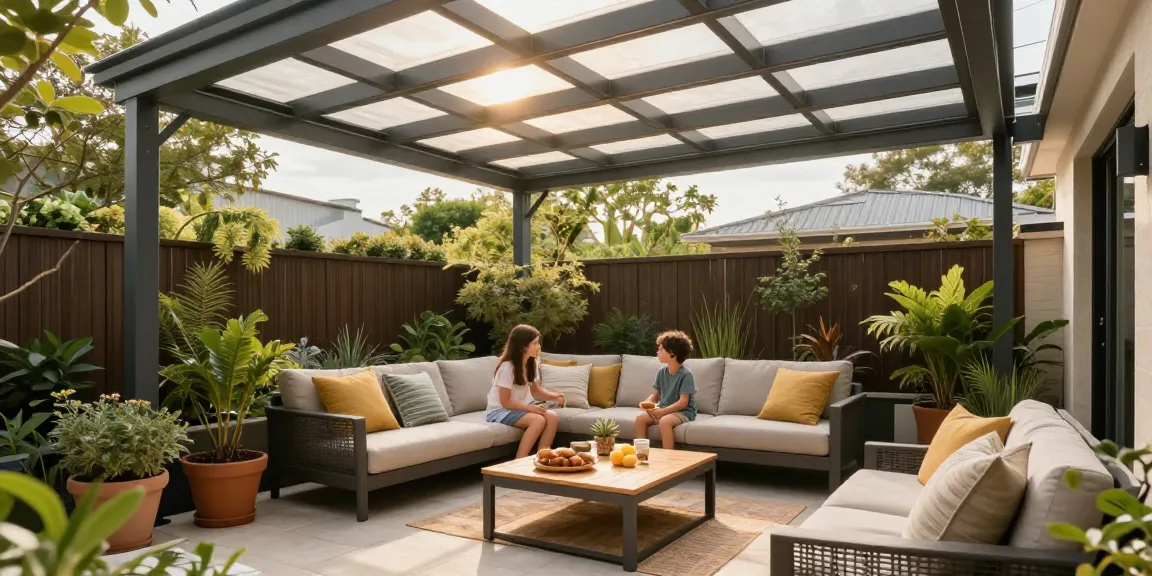 Gemütliche Terrassenüberdachung mit Aluminium und Sitzbereich im Freien.